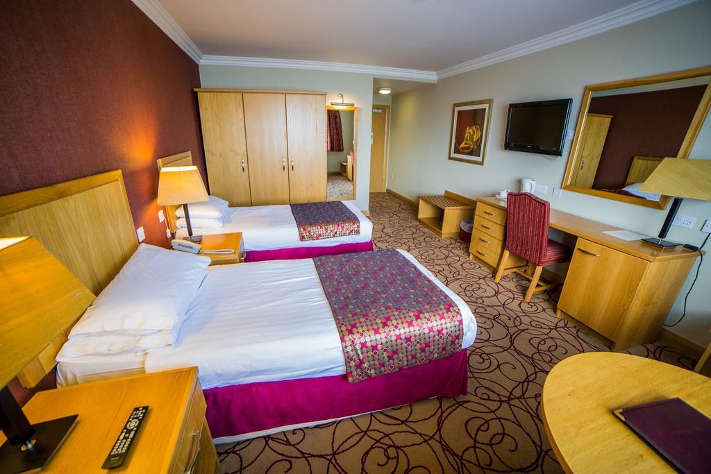 Curran Court Hotel Larne Esterno foto