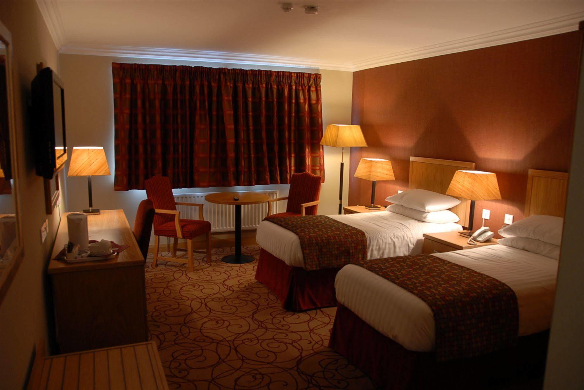 Curran Court Hotel Larne Esterno foto
