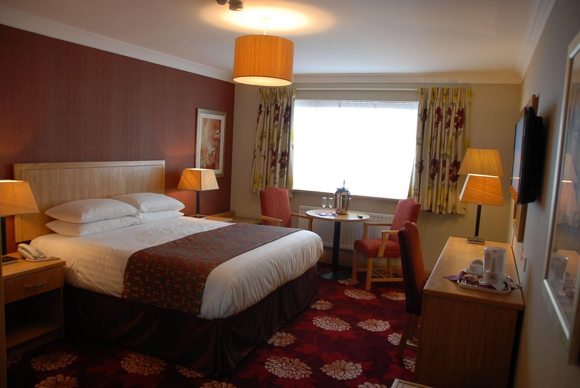 Curran Court Hotel Larne Esterno foto